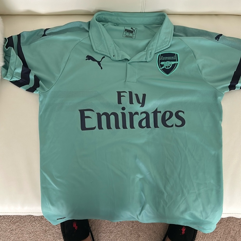 Fly emirates jersey